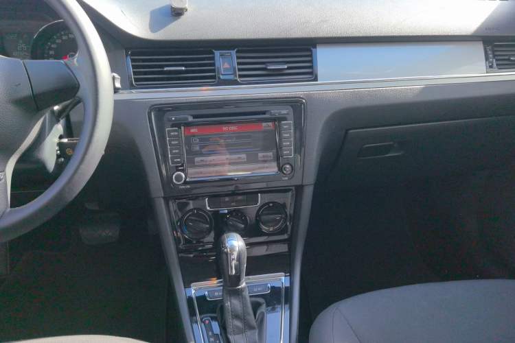 Used Volkswagen Bora 2015 Value Edition 1.6L Automatic Fashion Version
