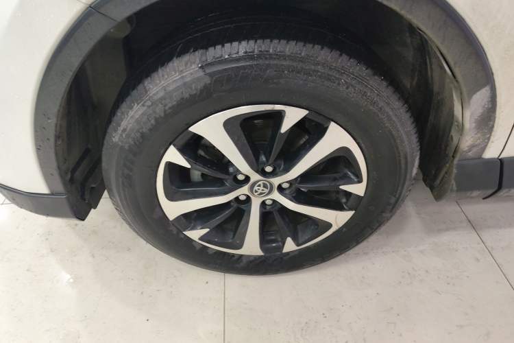 Used Toyota RAV4 2018 2.0L CVT Two-Wheel Drive Fashion X Edition
