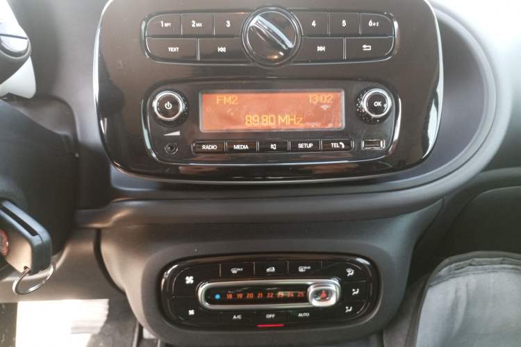 Used  fortwo 2015 1.0L 52 kW hardtop Dynamic version