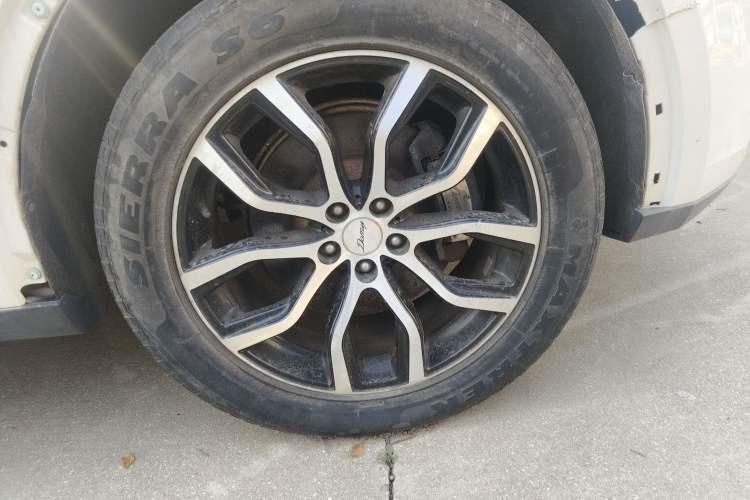 Used Zotye Domy X7 2017 1.8T Manual Luxury Model
