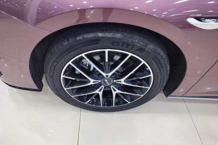 Used BYD Seal 2023 DM-i 1.5T 121km Flagship Model
