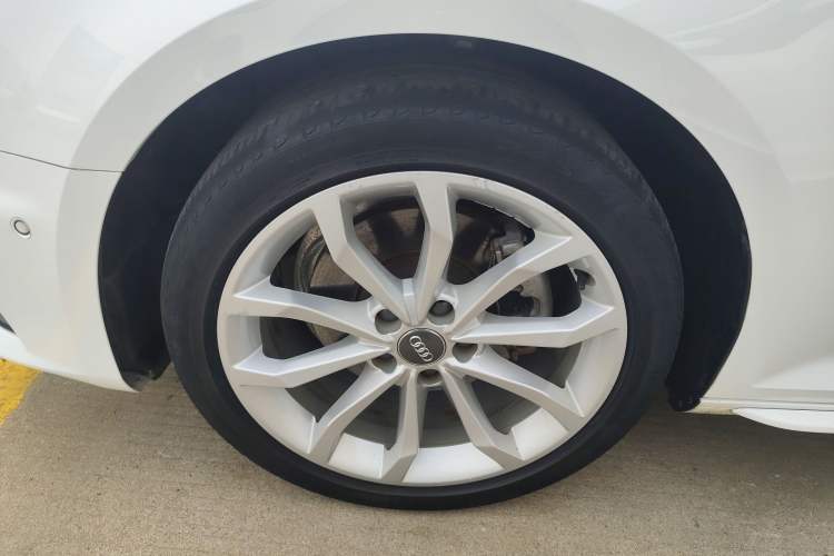 Used Audi A4L 2018 30th Anniversary Edition 40 TFSI Fashion Model
