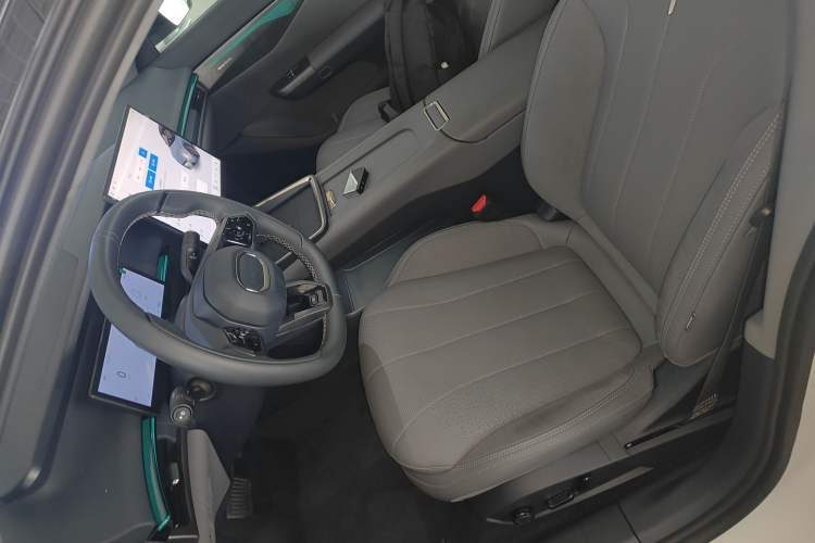 Used Lynk & Co 07 2024 EM-P 126 Long-Range Intelligent Driving Ultra