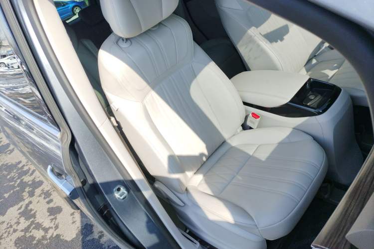 Used Roewe iMAX8 2023 400TGI Elite Edition
