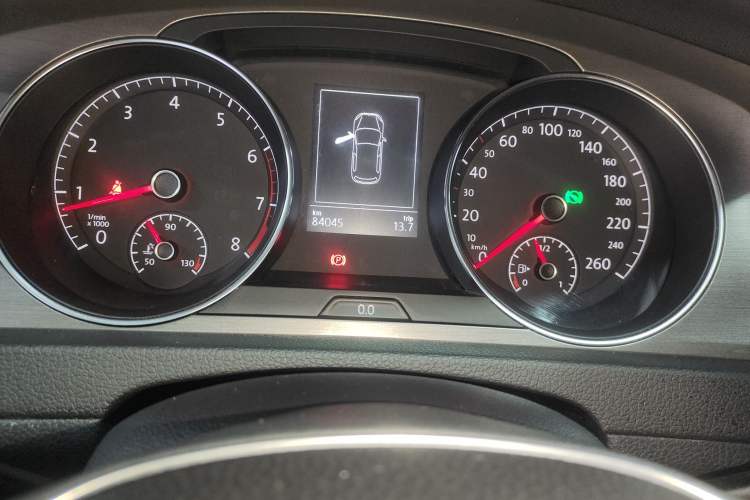 Used Volkswagen Golf 2015 1.4TSI Automatic Luxury Model