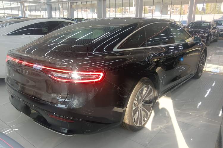 Used Hima Luxeed S7 2024 Pro Model
