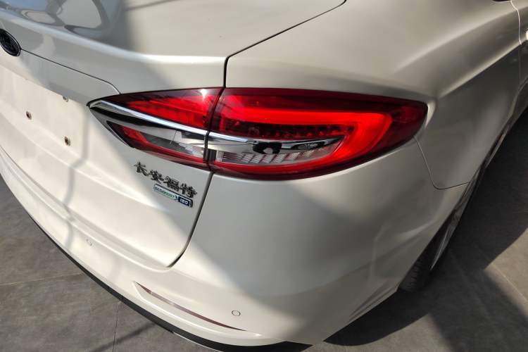 Used Ford Mondeo 2018 EcoBoost 180 Smart Control Fashion Model China VI Standard
