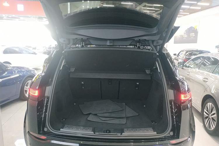 Used Land Rover Range Rover Evoque 2021 Range Rover Velar 249 PS R-Dynamic S Performance Edition
