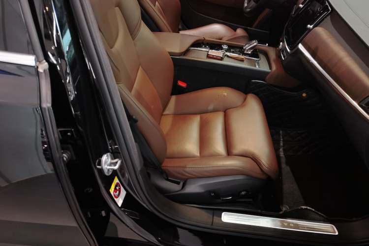 Used Volvo S90 2022 B5 Zhiyuan Luxury Edition