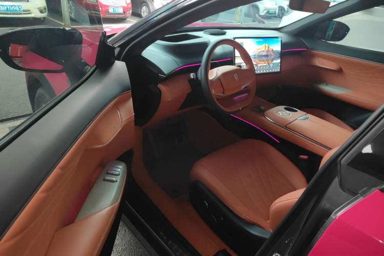 Used  S07 2023 200Max Range-Extended Version
