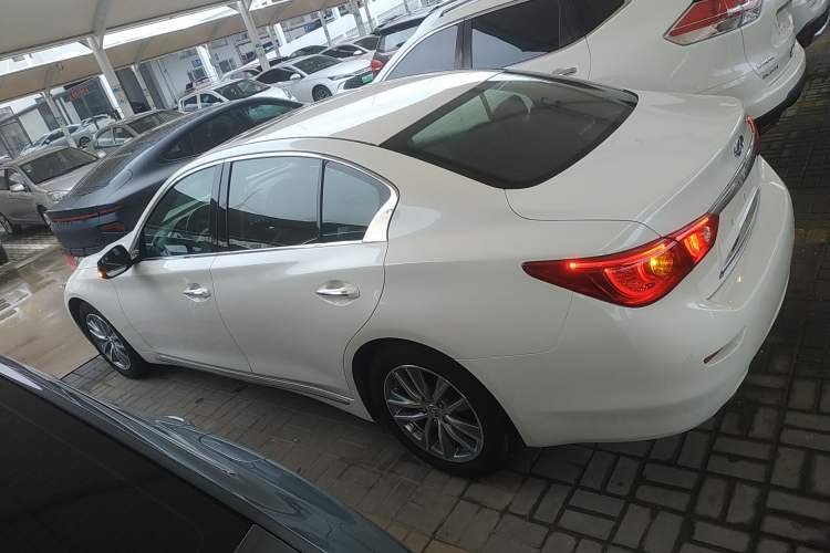 Used Infiniti Q50L 2015 2.0T Enjoyment Edition
