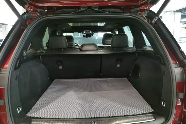 Used  Grand Cherokee New Energy 2023 4xe Summit Edition
