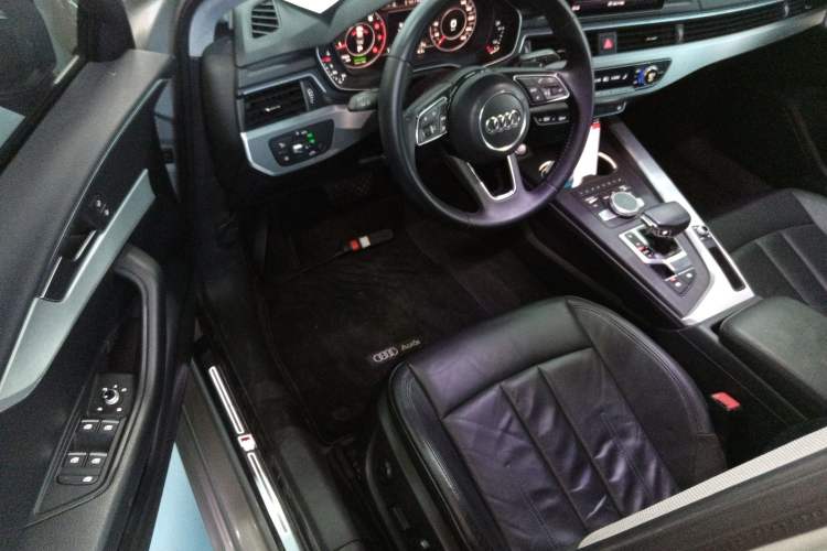 Used Audi A4L 2019 40 TFSI Fashion Version China V