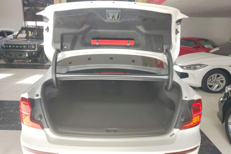 Used Volvo S60 2023 B4 Zhiyi Luxury Edition
