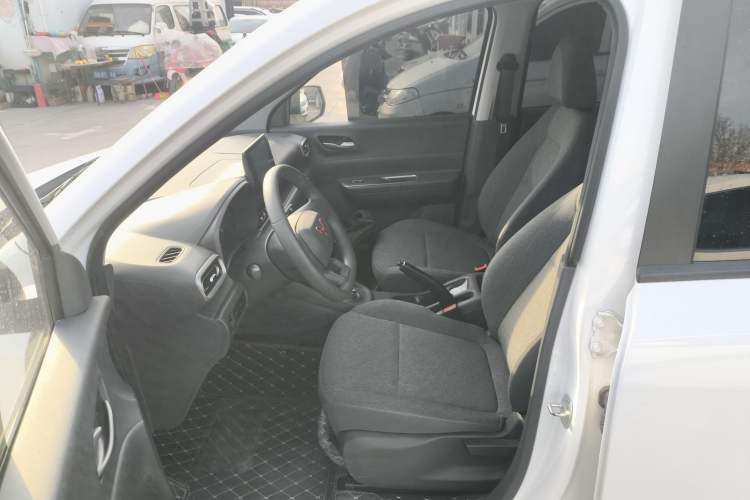 Used Wuling Hongguang New Energy 2025 Extended-Range Hybrid 50KM Comfort Version
