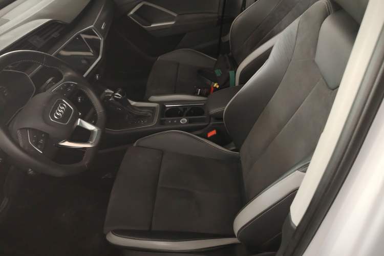 Used Audi Q3 2021 35 TFSI Fashion Dynamic Model
