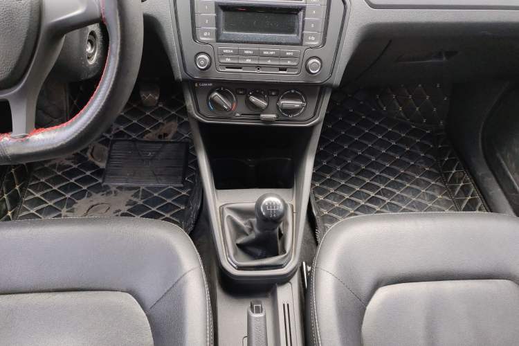 Used Volkswagen Jetta 2017 1.4L Manual Fashion Edition
