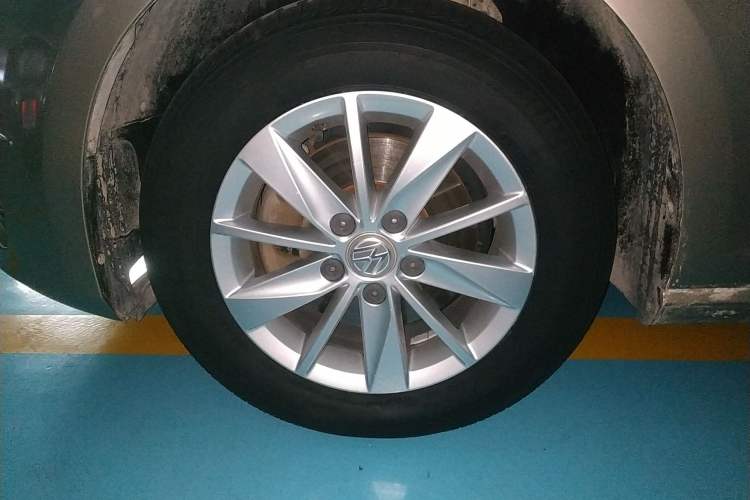 Used Volkswagen Golf 2016 1.6L Automatic Fashion Model
