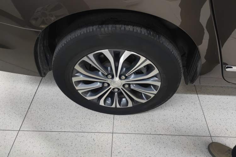 Used Buick GL8 2022 Land Business Class 652T Luxury Model
