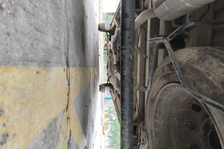 Used SAIC MAXUS Xintu V80 2023 2.0T Manual Classic City Delivery King Long Wheelbase Mid-Roof 3-Seater
