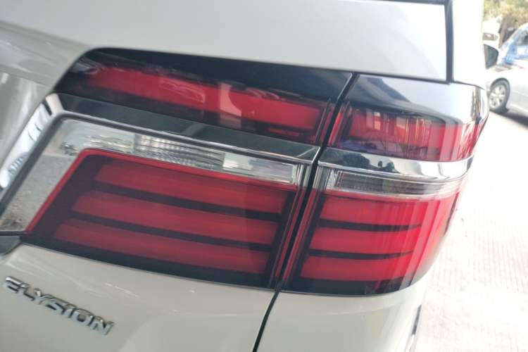 Used Honda Elysion 2016 2.4L Comfort Edition
