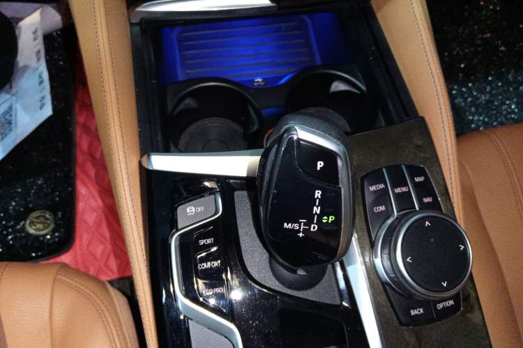 Used BMW 5 Series 2019 Facelifted 530Li Leading Edition M Sport Package
