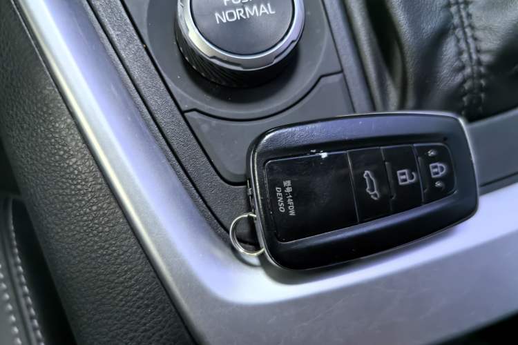 Used Toyota Wildlander 2023 Dual-Motor 2.5L E-CVT Four-Wheel Drive Prestige Edition
