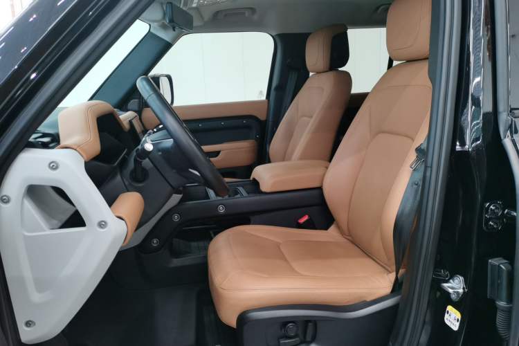 Used Land Rover Defender 2023 Facelift 110 3.0T P400 Dark Edition
