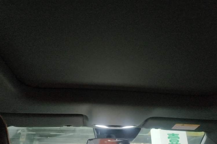 Used Changan UNI-V 2025 Model Third-Generation 2.0T Dynamic Edition