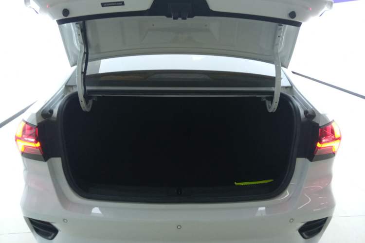 Used Roewe i5 2021 Revised Version 1.5L CVT Diamond Edition