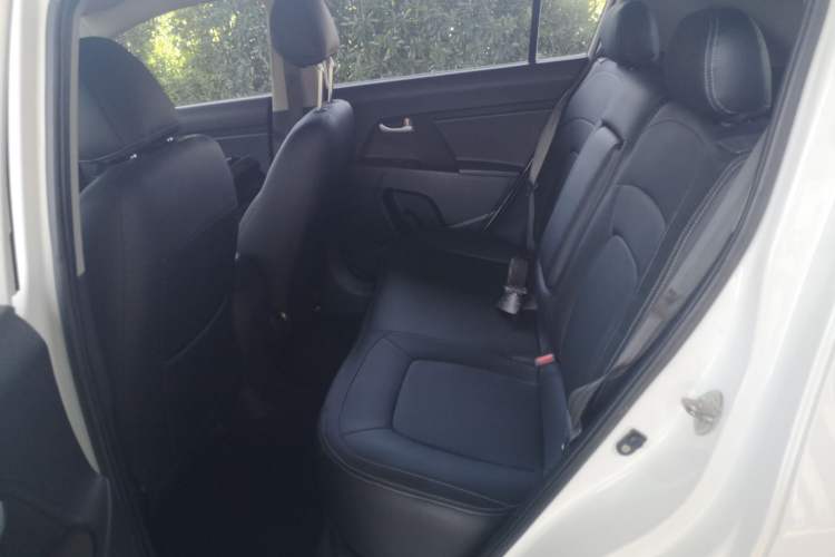 Used Kia Sportage R 2015 2.0L Manual Two-Wheel Drive GL Model
