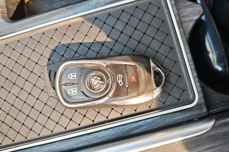 Used Buick GL8 2022 ES Landtrek 653T Comfort Edition
