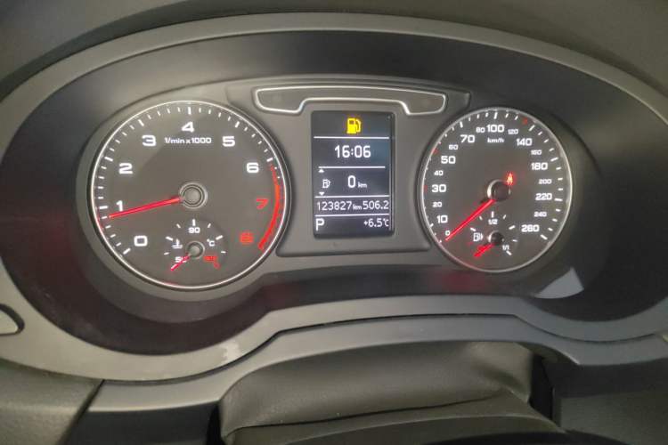 Used Audi Q3 2015 35 TFSI Comfort Model