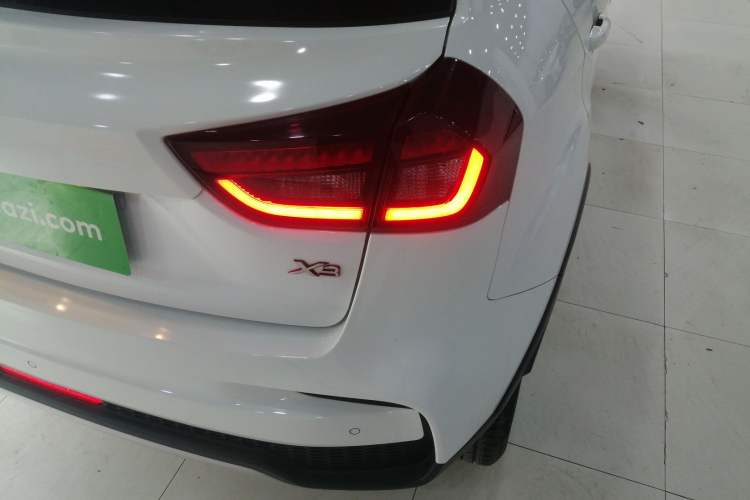 Used Geely Auto Vision X3 2019 Upgraded Model 1.5L CVT Elite Version
