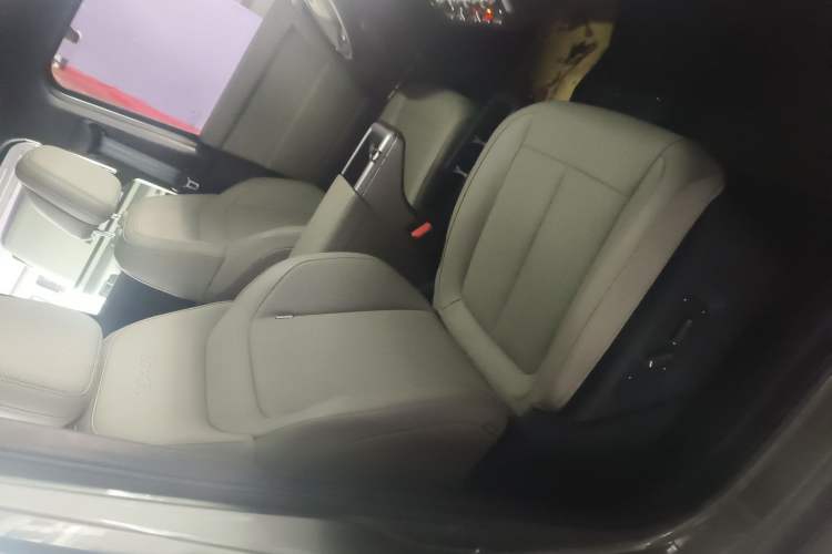 Used  V23 2025 501 Four-Wheel Drive Intelligent Driving Version
