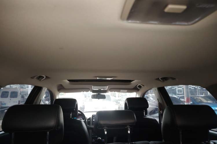 Used Chevrolet Captiva 2017 2.4L 4x4 Flagship Edition 7-Seater