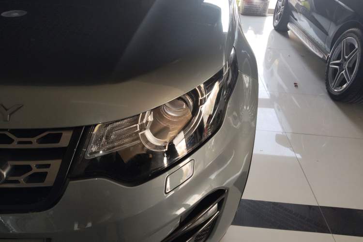 Used Land Rover Discovery Sport 2018 240 PS SE Version
