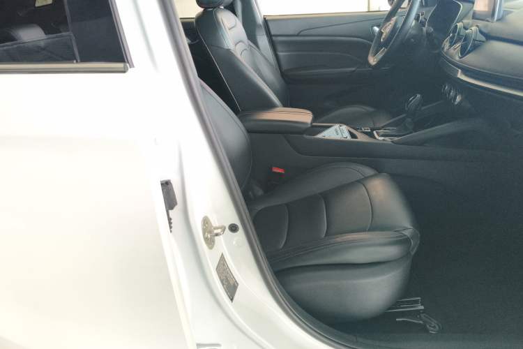 Used Dongfeng Fengon 500 2021 1.5L CVT Enjoyment Version