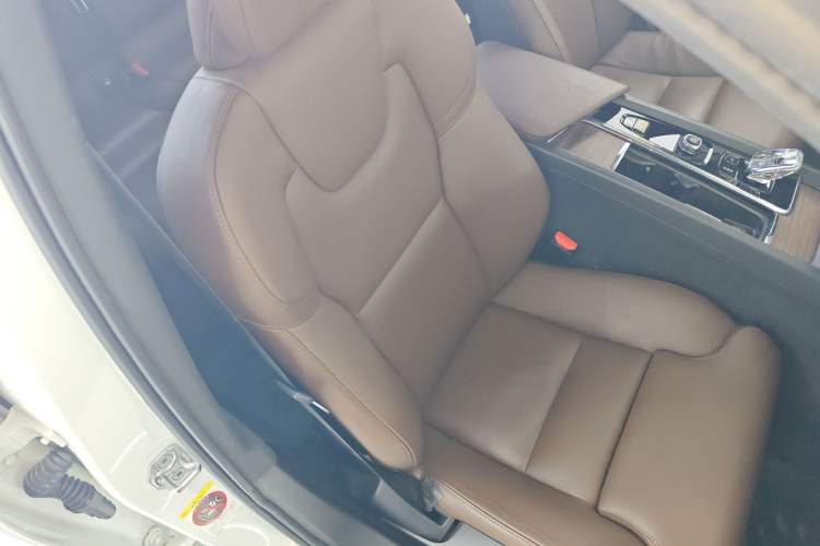 Used Volvo S60 2022 B4 Zhiyuan Luxury Edition