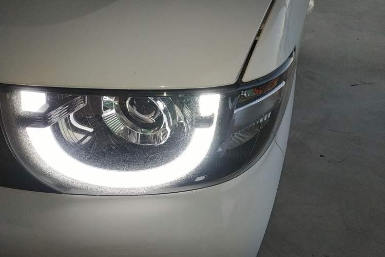 Used Chery QQ Ice Cream 2022 170km Sundae Phosphate Lithium-Ion