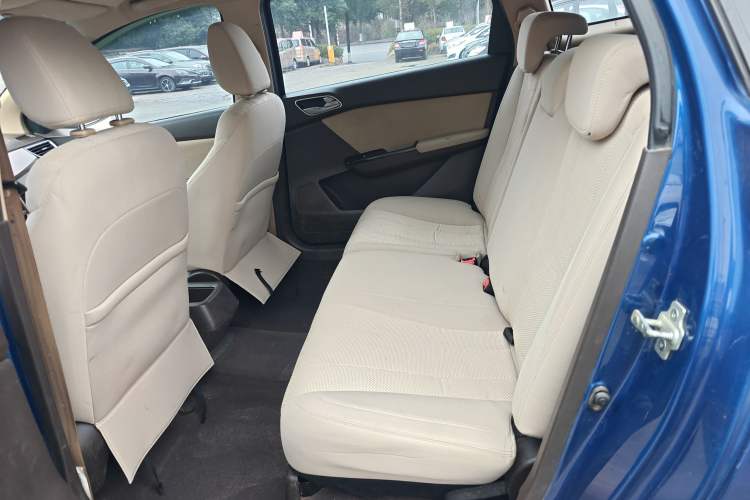 Used Baojun 310W 2017 1.5L Manual Comfort Model China V Standard