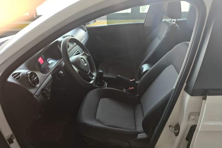 Used Volkswagen Jetta 2017 1.5L Manual Fashion Edition
