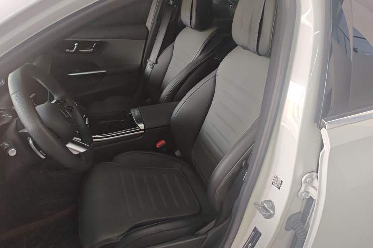 Used Mercedes-Benz C-Class 2023 Second Facelift C 260 L Sport Edition
