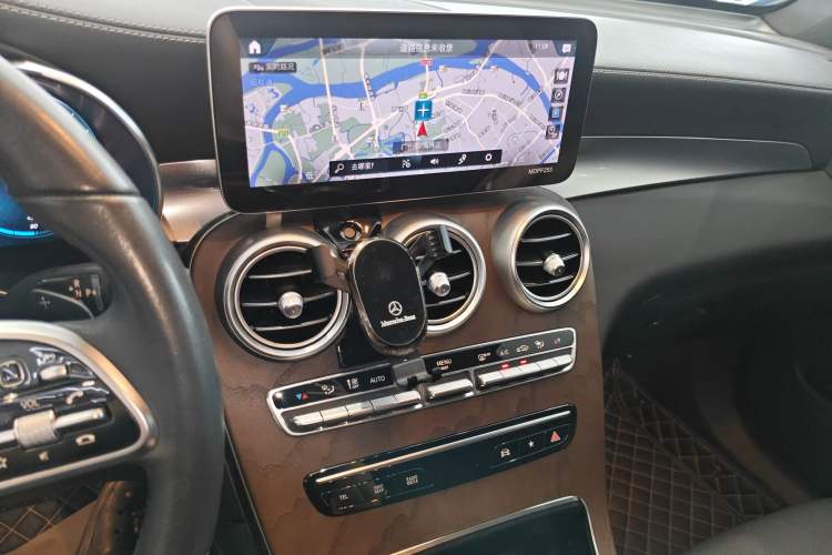 Used Mercedes-Benz GLC 2022 GLC 260 L 4MATIC Luxury Model
