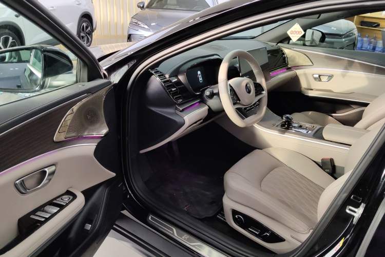 Used BYD Han 2025 EV with 701 km of Laser Radar-Enabled Intelligent Driving