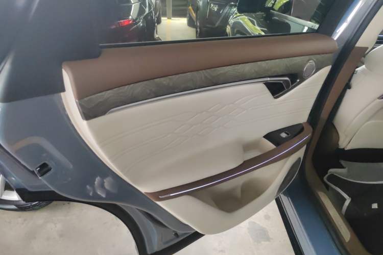 Used VOYAH FREE 2021 Four-Wheel Drive Standard Range-Extended Exclusive Luxury Package
