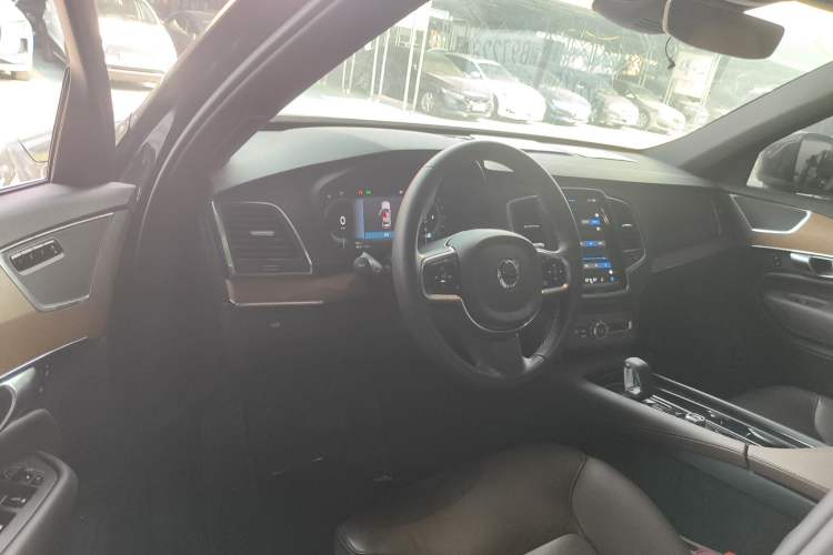 Used Volvo XC90 2023 B5 SmartDrive Luxury Edition 5 Seats