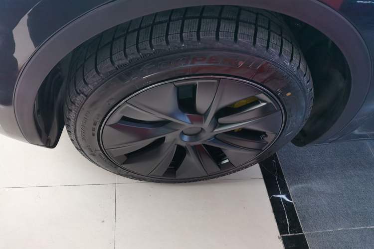 Used Tesla Model Y 2024 Long-Range All-Wheel-Drive Version
