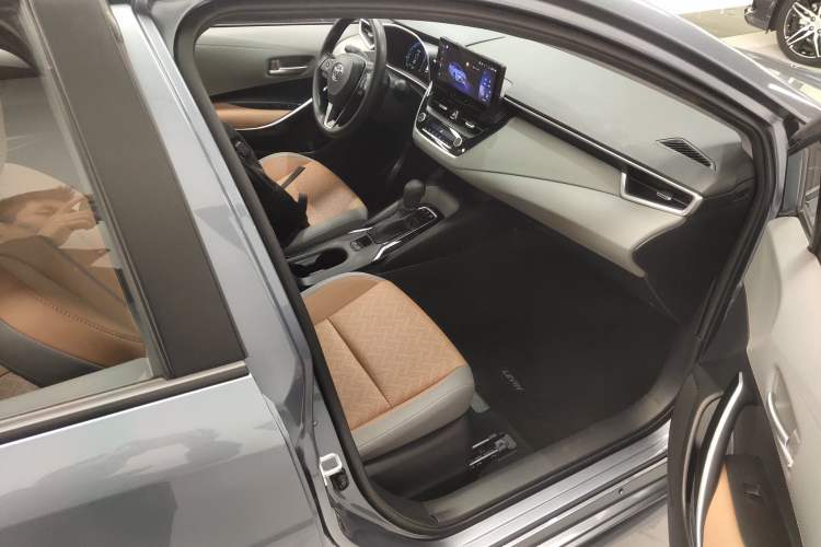 Used Toyota Levin 2023 Smart Electric Hybrid Dual-Engine 1.8L Sport Edition
