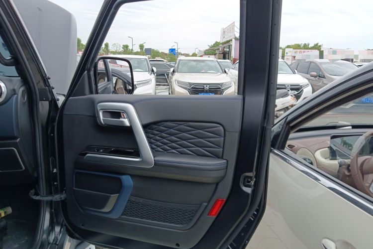 Used Beijing Auto BJ40 2023 2.0D Automatic Four-Wheel Drive Blade Hero Edition Adventurer Type
